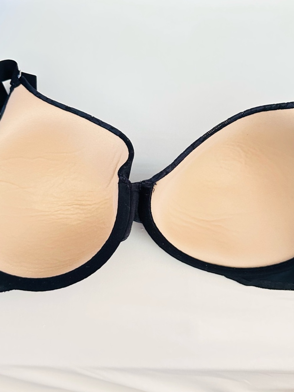 5 Soma Bras - 4 34DD Vanishing Back, 2 cream, 1 black, 1 black lace & 1 tan lift - Picture 9 of 13
